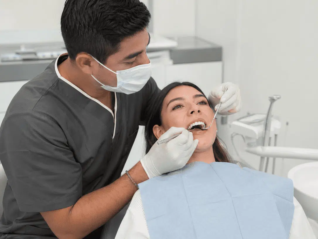 limpieza-profunda-periodontal-con-raspado-y-alisado-radicular-en-consultorio-dental